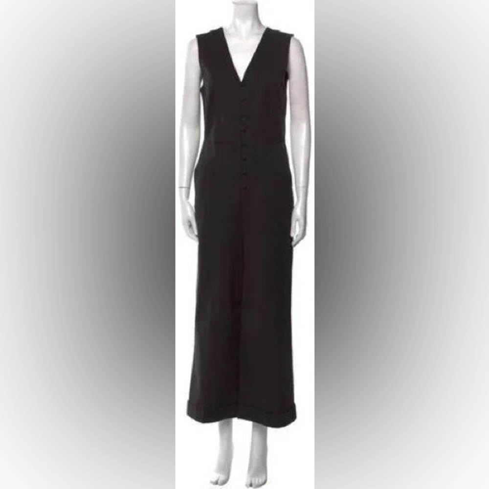 Pearl by Lela Rose Jumpsuit
Black
Sleeveless with V-Neck
Size 4